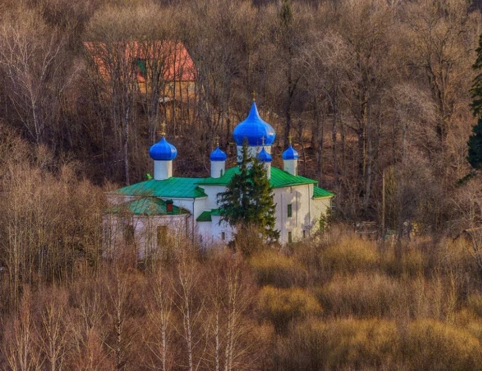 Петербургские реставраторы продолжают обследовать Мальский монастырь в Печорском районе Петербургские реставраторы продолжают обследовать Мальский монастырь в Печорском районе