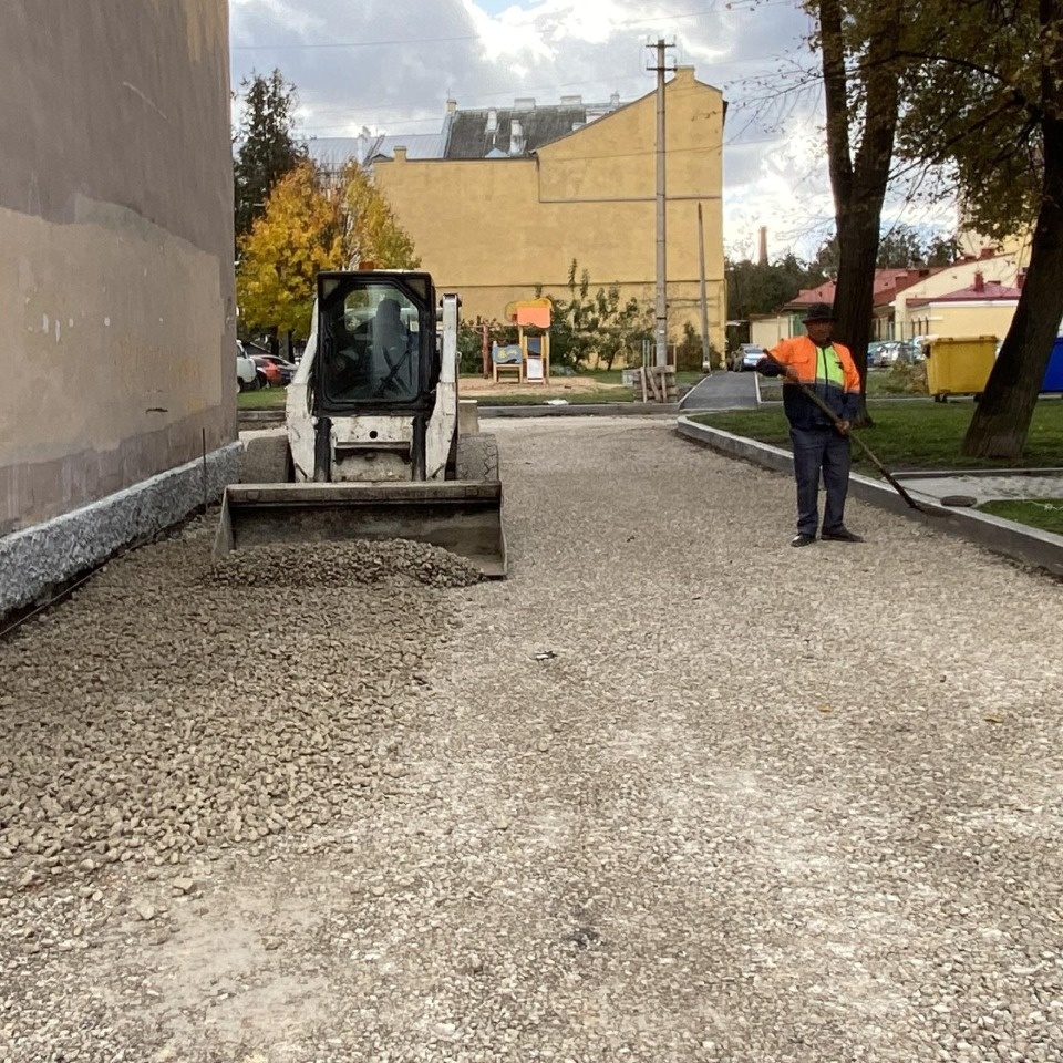 В Пскове приведут в порядок еще два междворовых проезда В Пскове приведут в порядок еще два междворовых проезда