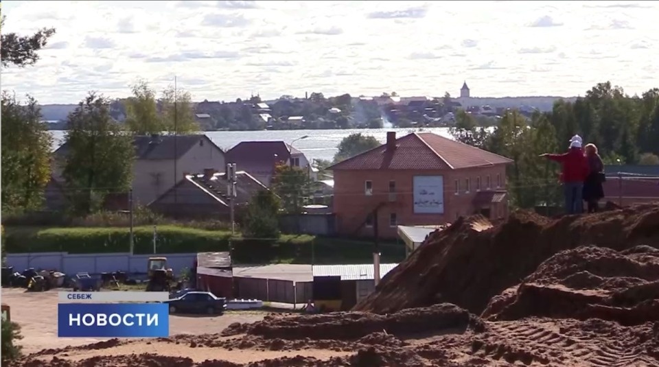 Школа с видом на озеро