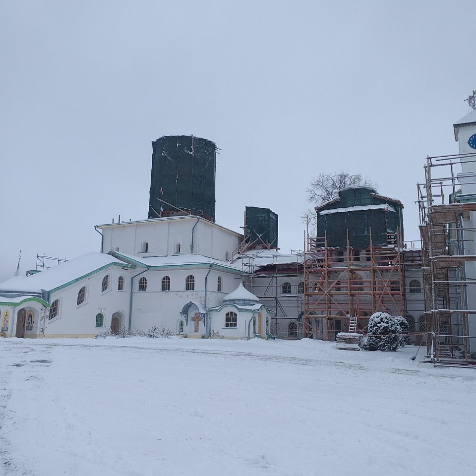 Реставрационные работы продолжаются в Иоанно-Богословском соборе в Псковском районе Реставрационные работы продолжаются в Иоанно-Богословском соборе в Псковском районе
