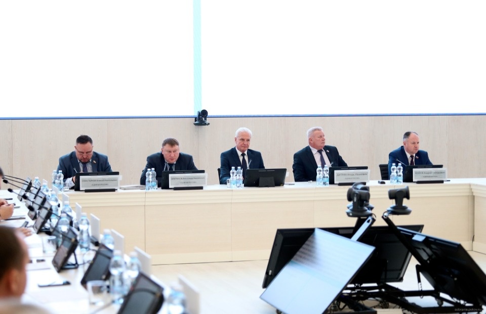 В Псковской области в первом чтении приняли региональный бюджет на 2024 год В Псковской области в первом чтении приняли региональный бюджет на 2024 год