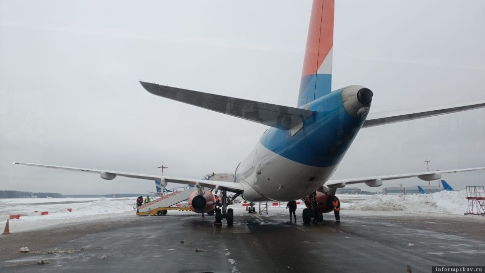 Вылетевший из Москвы в Псков самолет вернулся в аэропорт «Внуково»