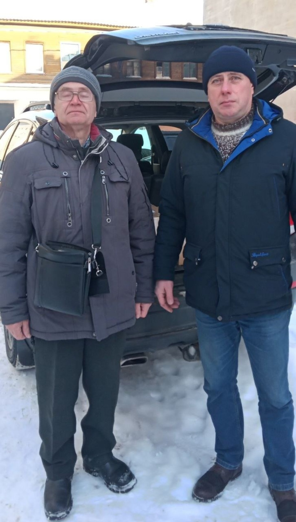 60 килограммов мёда отправили жители Острова в зону СВО