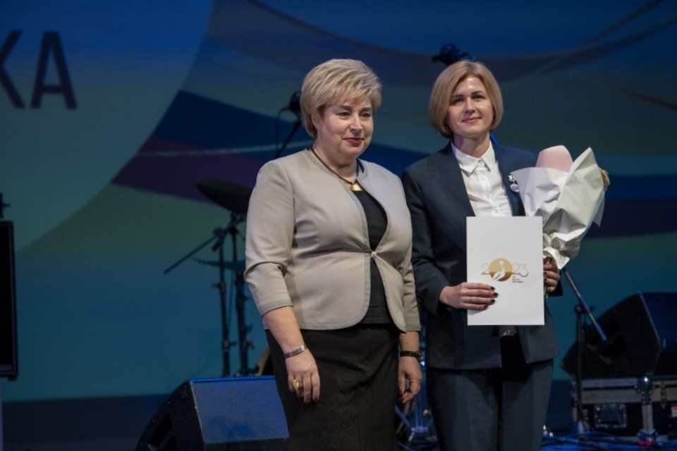 Благодарственные письма Минпросвещения России вручили трем педагогам из Псковской области