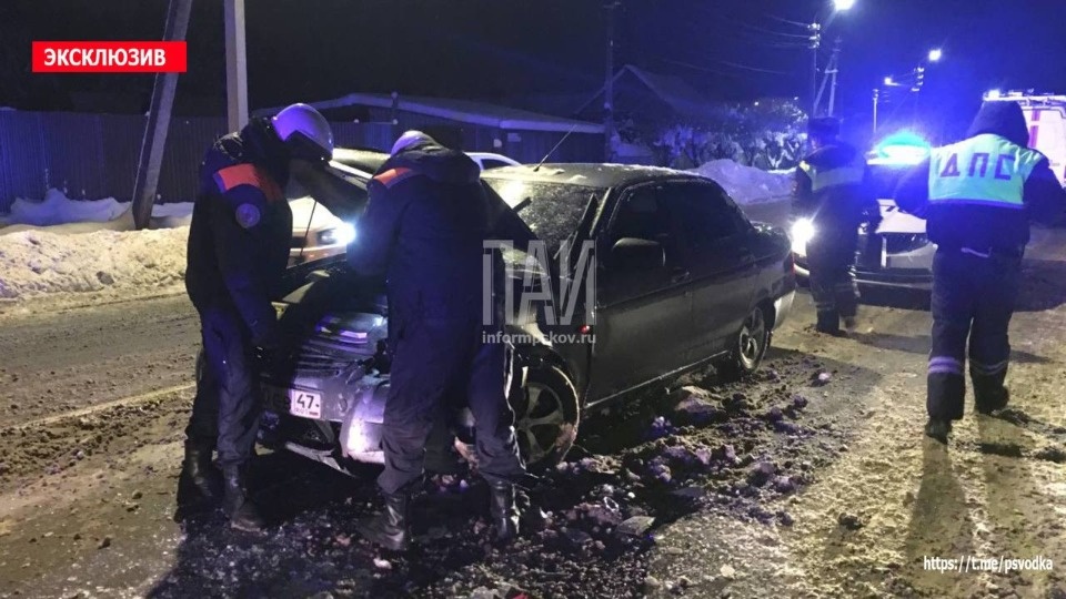 Водителю иномарки потребовалась госпитализация после аварии в Пскове Водителю иномарки потребовалась госпитализация после аварии в Пскове