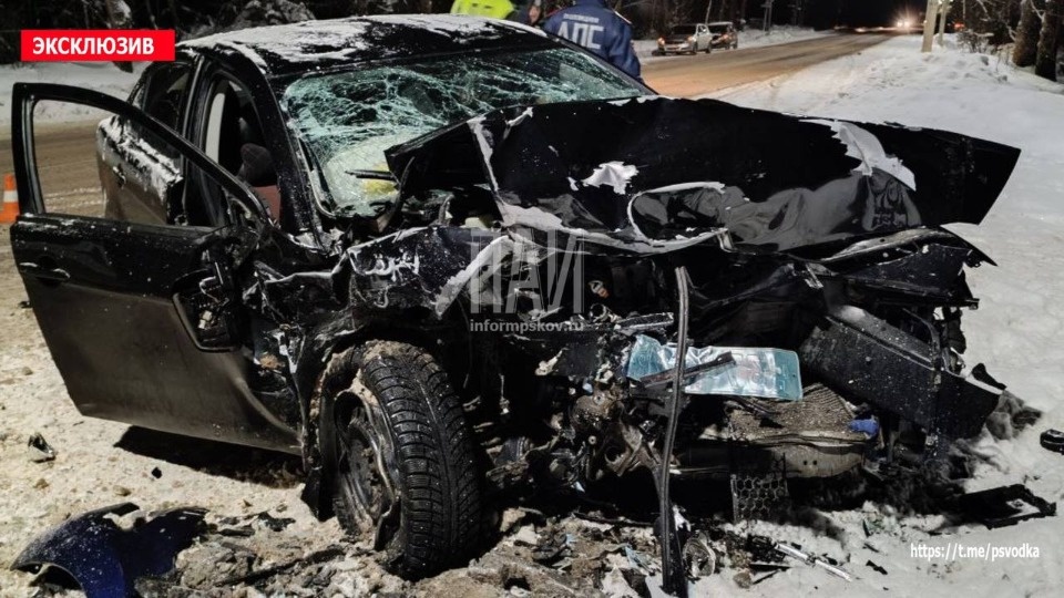 18 человек пострадали и один погиб в результате ДТП в Псковской области за неделю