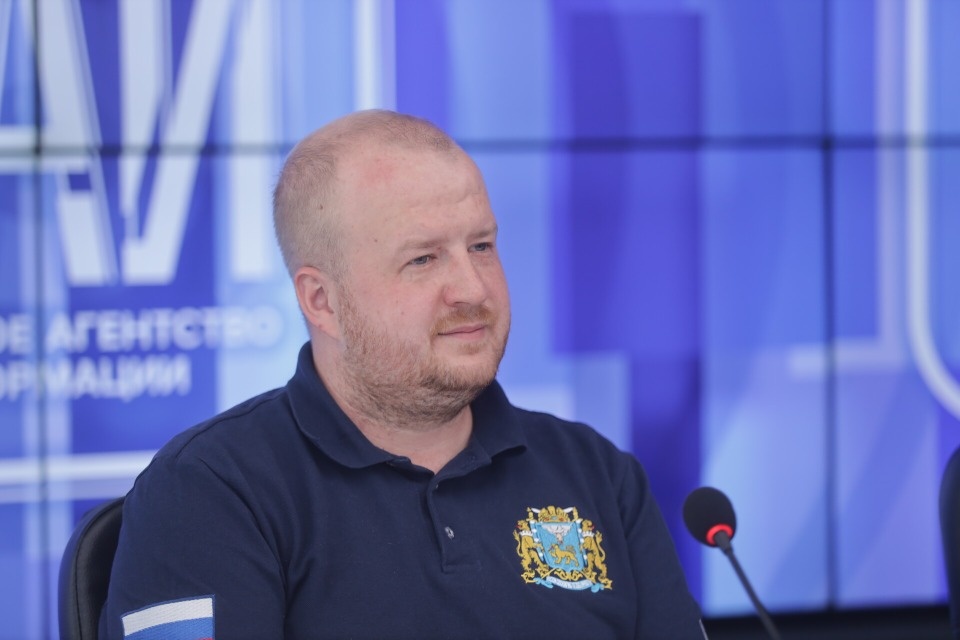 Борис Елкин поздравил псковичей с Днем Конституции