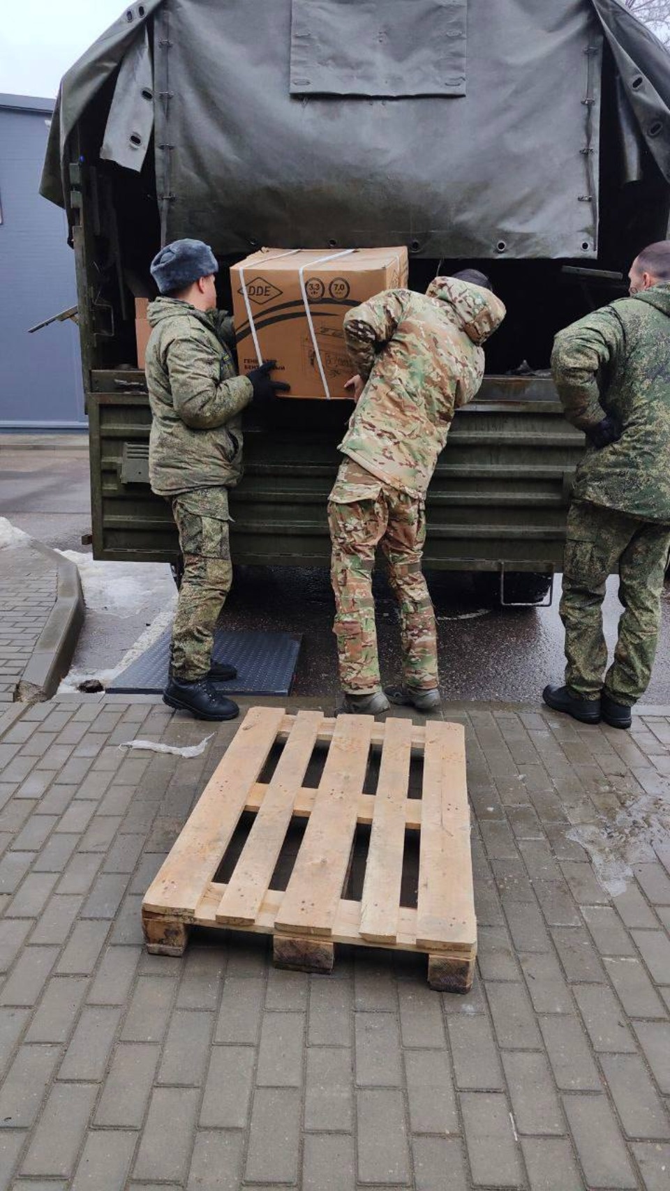 Псковским десантникам отправили гуманитарную помощь 
