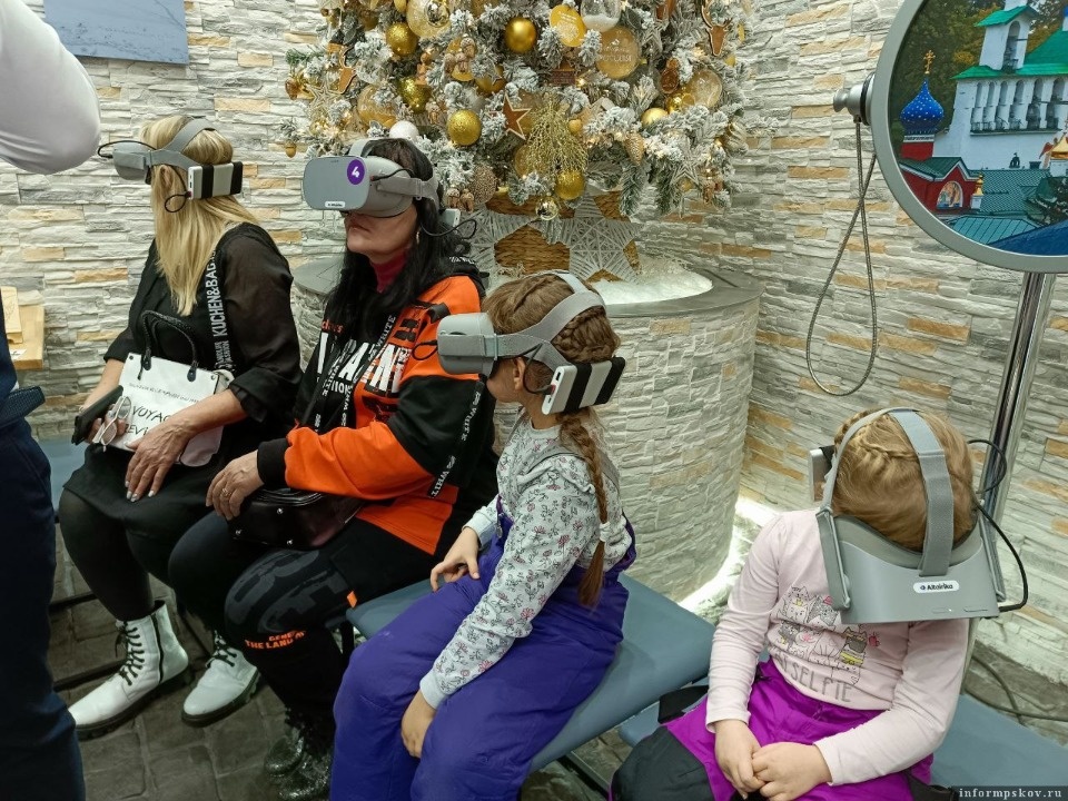 Посетители Псковского стенда на выставке «Россия» могут погрузиться в мир виртуальной реальности