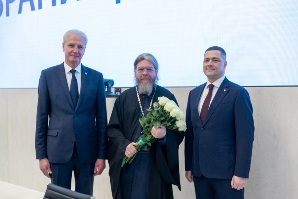 Митрополиту Тихону (Шевкунову) вручили знак «Почетный гражданин Псковской области»