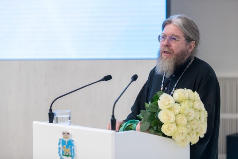 Митрополиту Тихону (Шевкунову) вручили знак «Почетный гражданин Псковской области»
