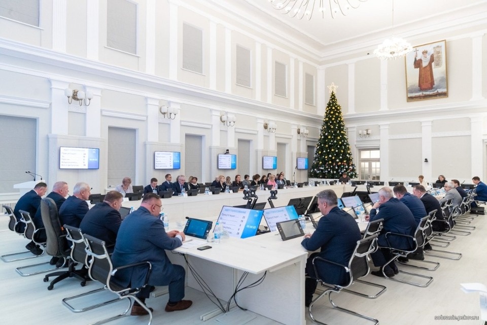 В Псковской области учредили новые региональные награды