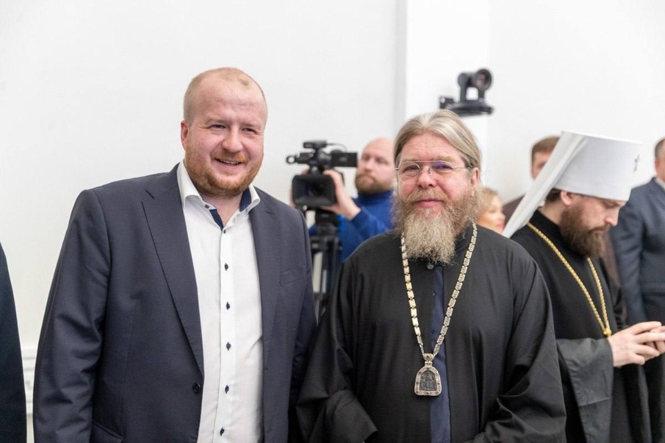 Борис Елкин поздравил митрополита Тихона с вручением высшей награды Псковской области