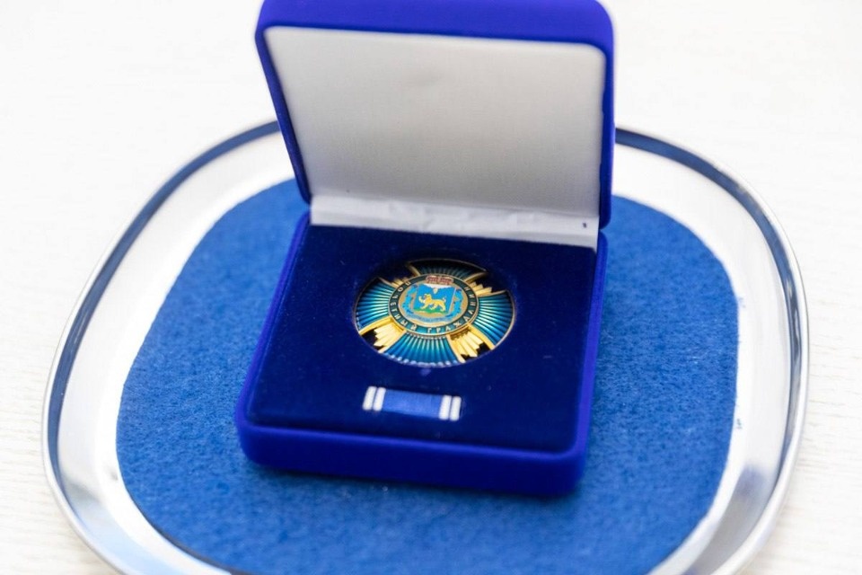 Борис Елкин поздравил митрополита Тихона с вручением высшей награды Псковской области