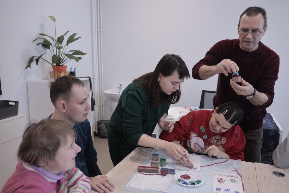 Открытые двери