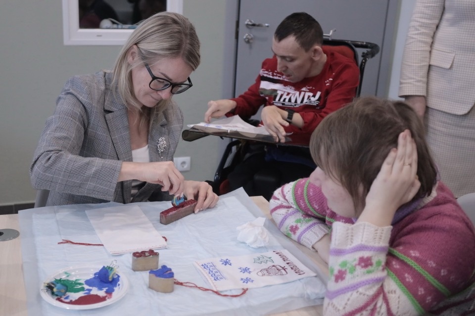 Открытые двери