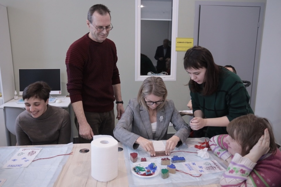 Открытые двери