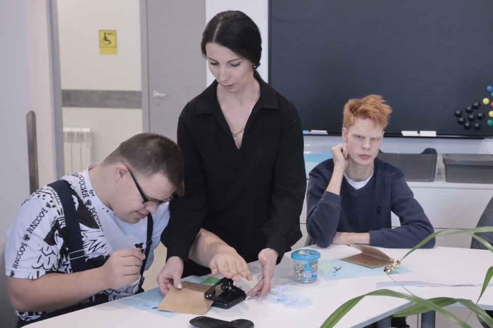 Открытые двери