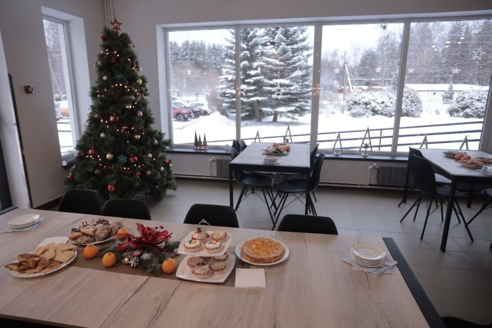 Открытые двери