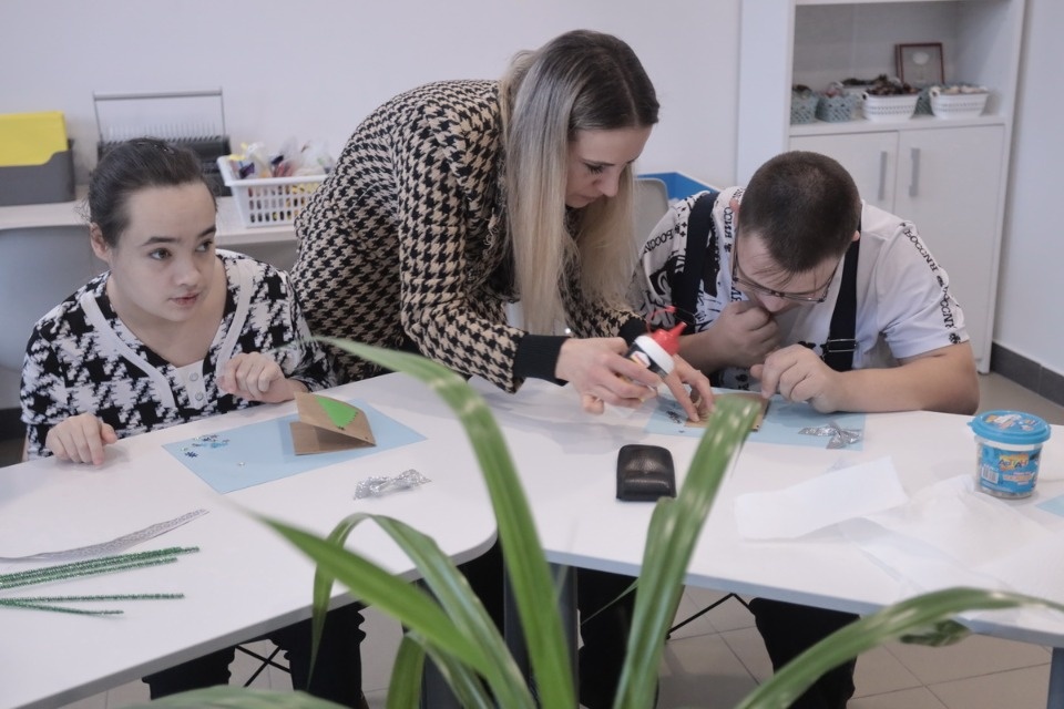 Открытые двери