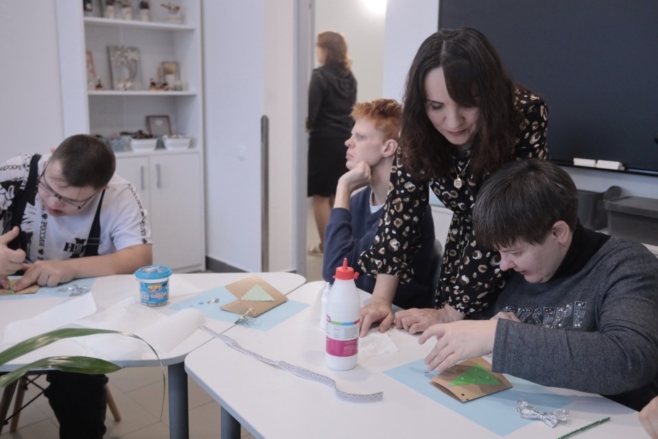 Открытые двери