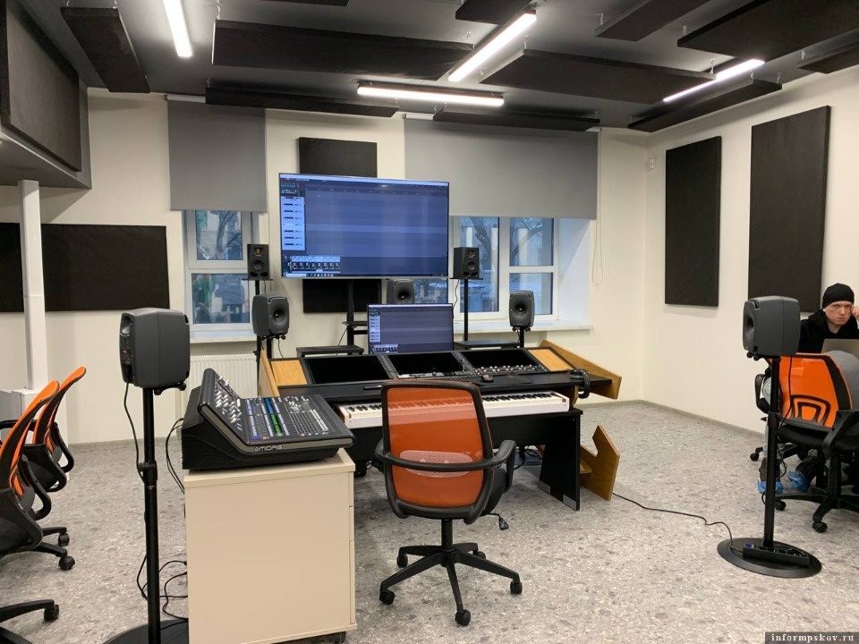 В Пскове открыли школу креативных индустрий 