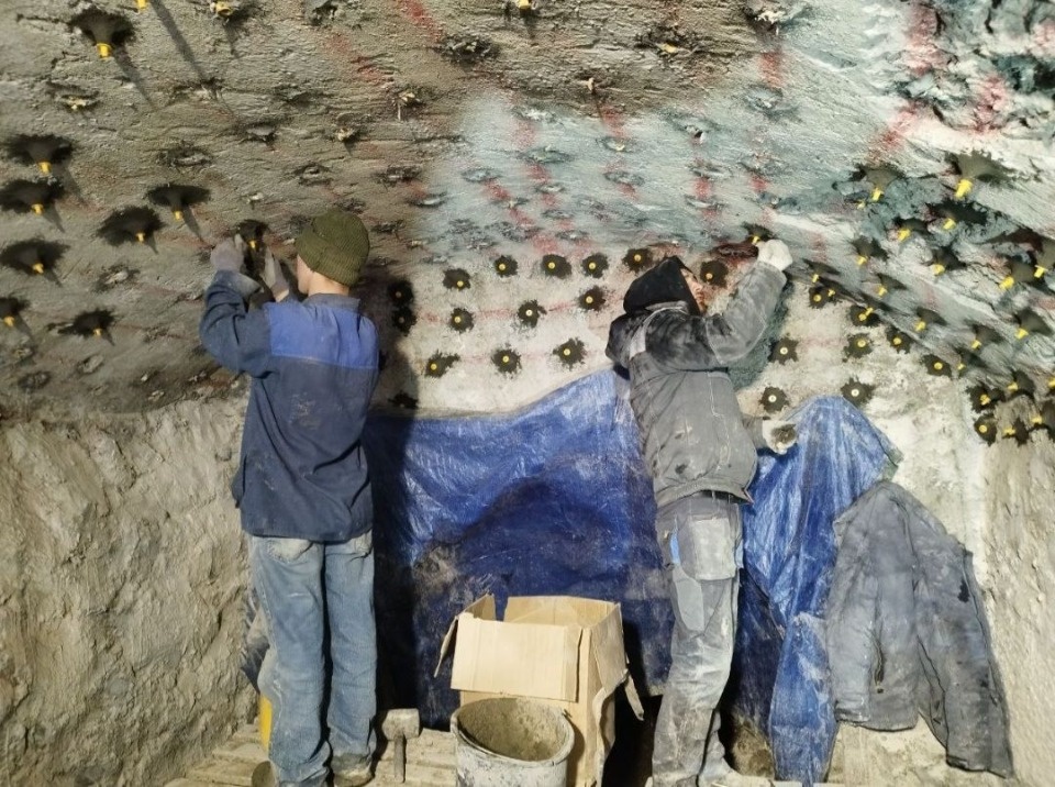 Реставрация башен архитектурного ансамбля Псково-Печерского монастыря продолжается 