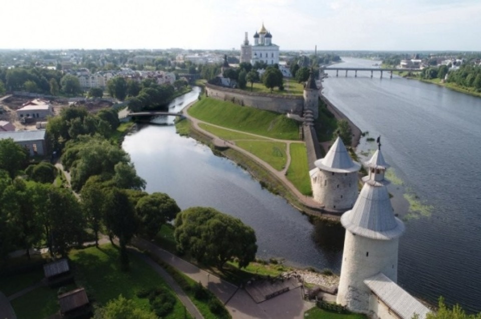 Компания «Балтийский берег» будет строить пешеходный мост через реку Пскову 