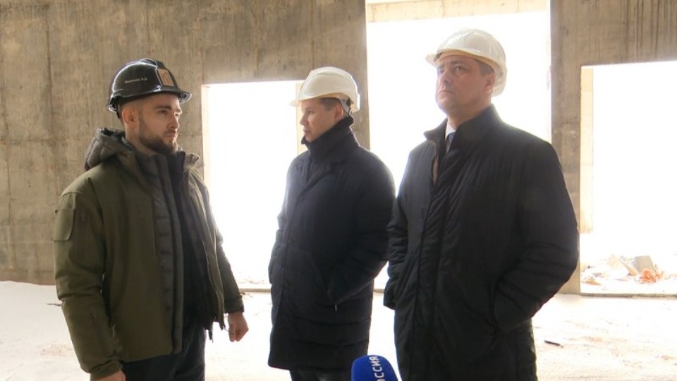 Стройплощадку будущего центра «Вега» в Пскове посетил Михаил Ведерников