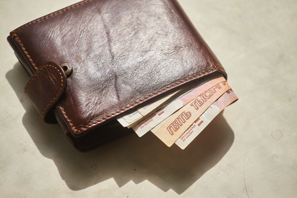 Штраф в 15 тысяч получил владелец псковского кафе за незаконную продажу алкоголя