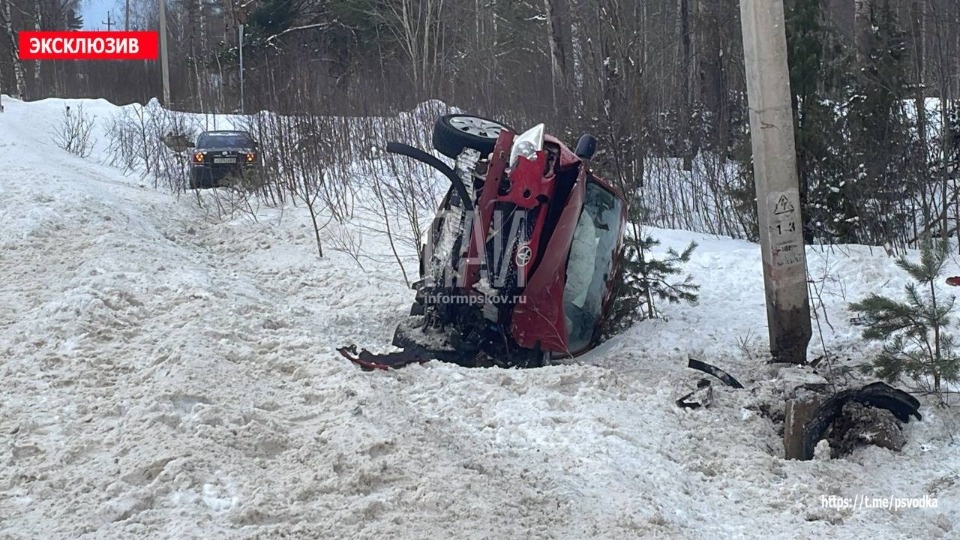 19 человек пострадали в результате ДТП в Псковской области за минувшую неделю
