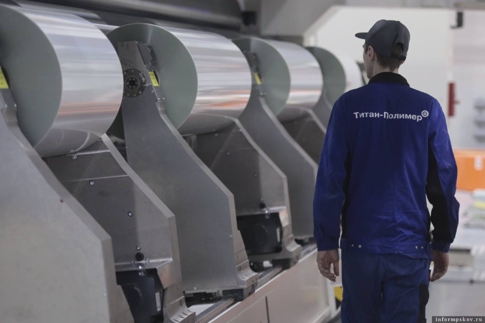 Учащиеся Тямшанской гимназии первыми увидели работу второй линии завода «Титан-Полимер»