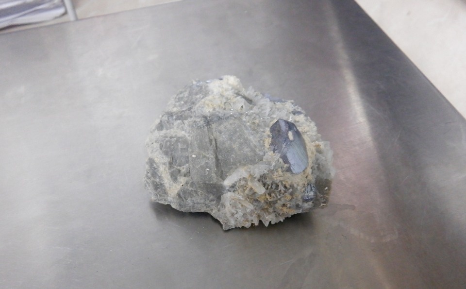 Житель Германии пытался незаконно вывезти через псковскую госграницу коллекцию минералов