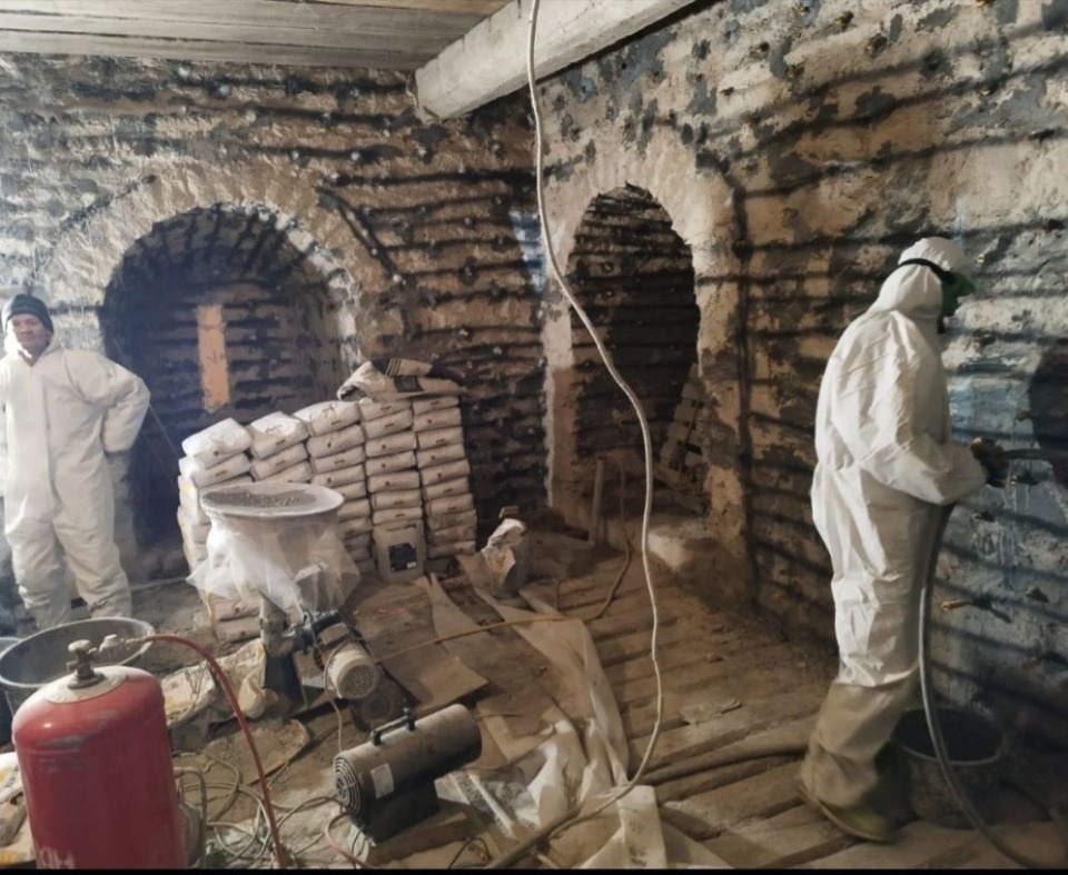 Инъектирование стен и фундаментов завершают в башне Нижних решеток в Печорах