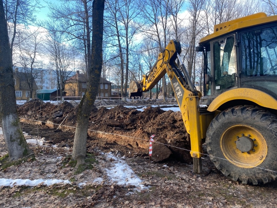 В Печорах благоустраивают центральные парки 