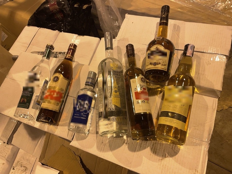 Контрафактные алкоголь и сигареты стоимостью 20 млн рублей изъяли в Пскове 