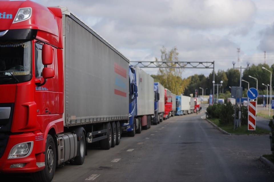 Правительство РФ включило Псковскую область в эксперимент по маркировке ввозимого алкоголя