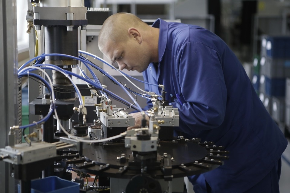 Рабочие специальности пользуются наибольшим спросом на рынке труда Псковской области