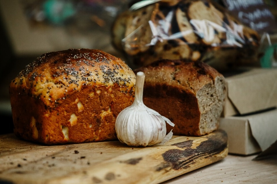 С неба хлеб 