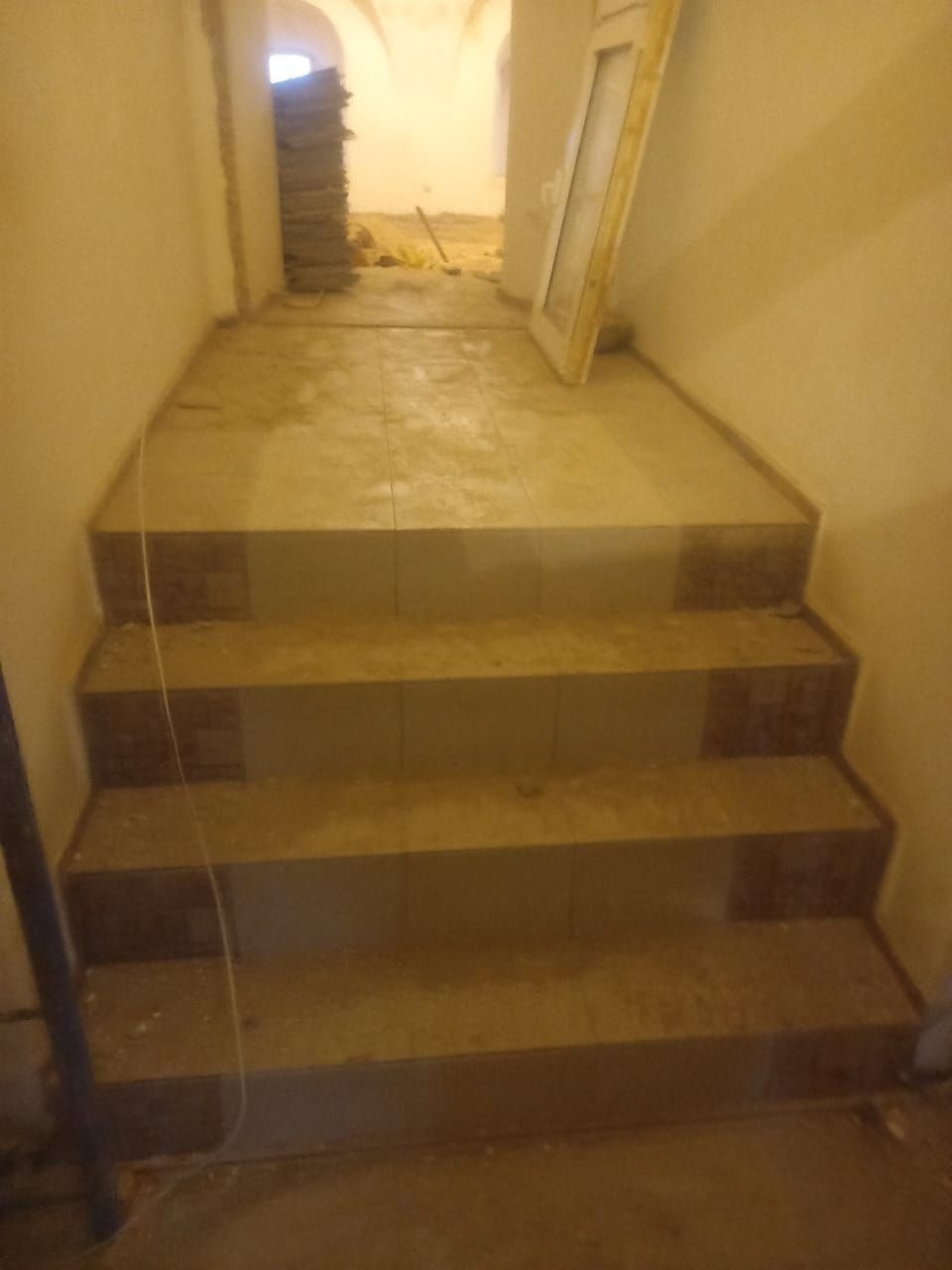 Ступени исторической лестницы обнаружили при реставрации колокольни Троицкого собора в Пскове