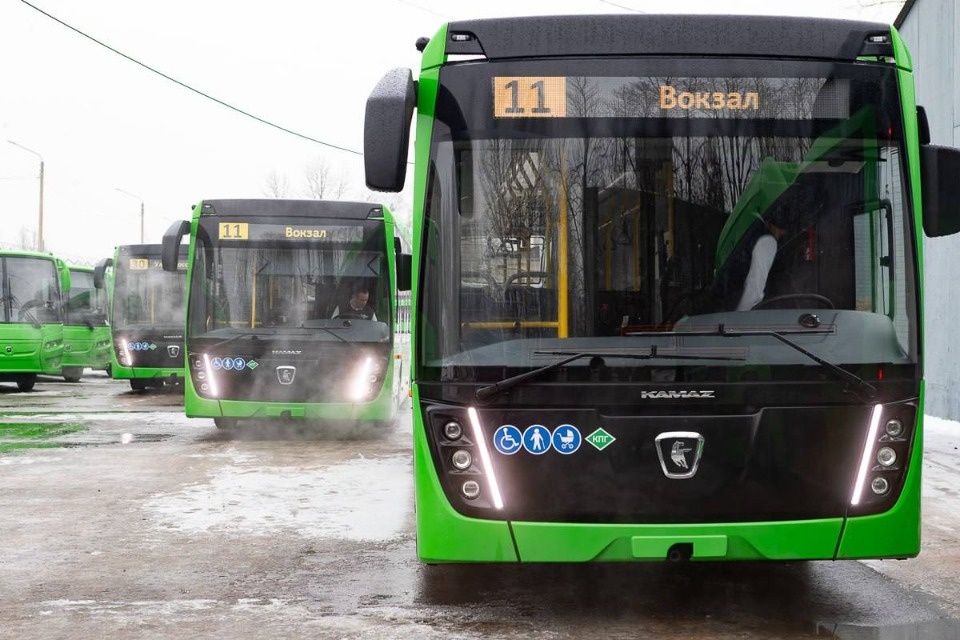 Глава Пскова: Поступившие из Петербурга автобусы в ближайшее время встанут на линии