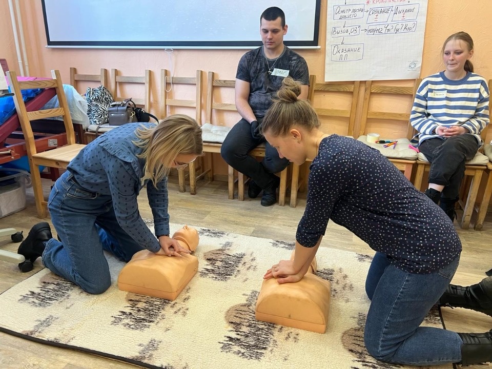 Сотрудники Псковского облсовпрофа станут тренерами по оказанию первой помощи