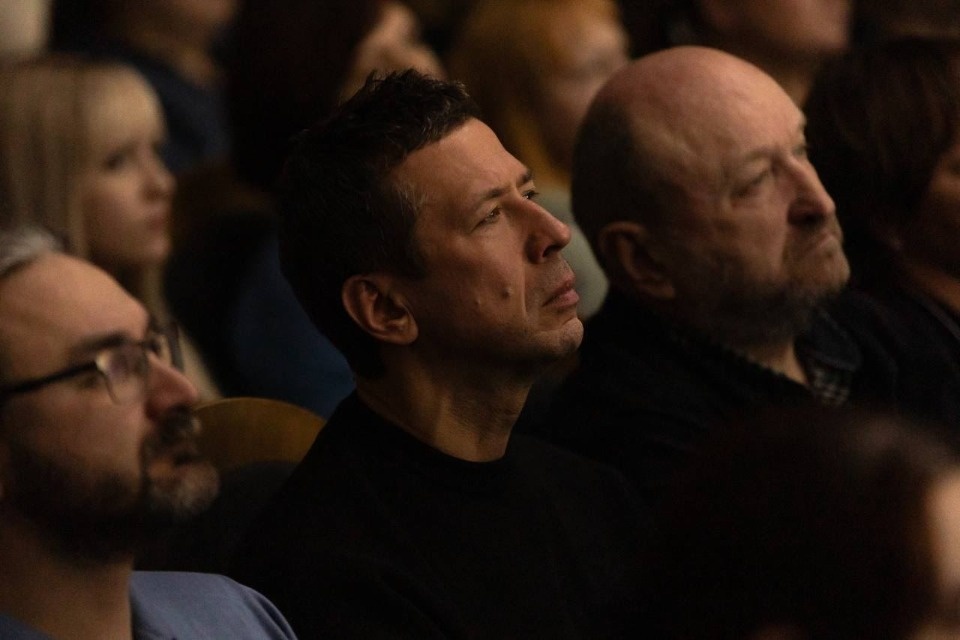 Андрей Мерзликин и Сергей Женовач приехали в Псков, чтобы посмотреть спектакль «Лягушки»