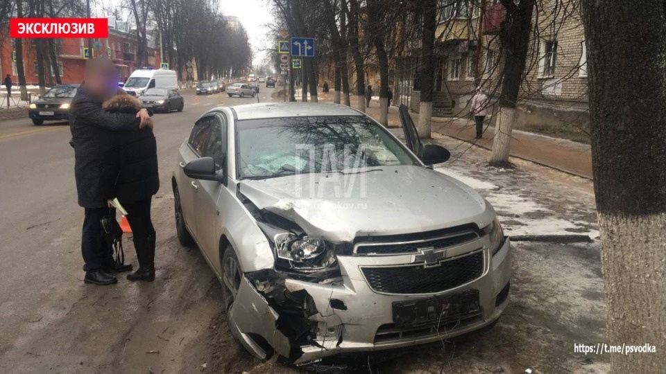 Госпитализация потребовалась двум женщинам в результате ДТП в Великих Луках Госпитализация потребовалась двум женщинам в результате ДТП в Великих Луках