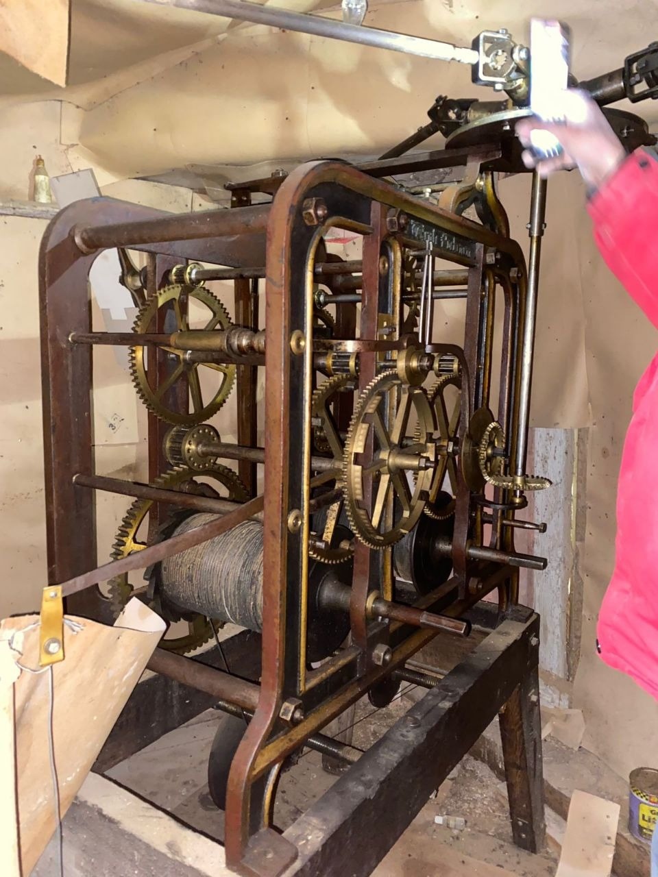 Уникальный механизм часов колокольни Троицкого собора в Пскове привели в порядок