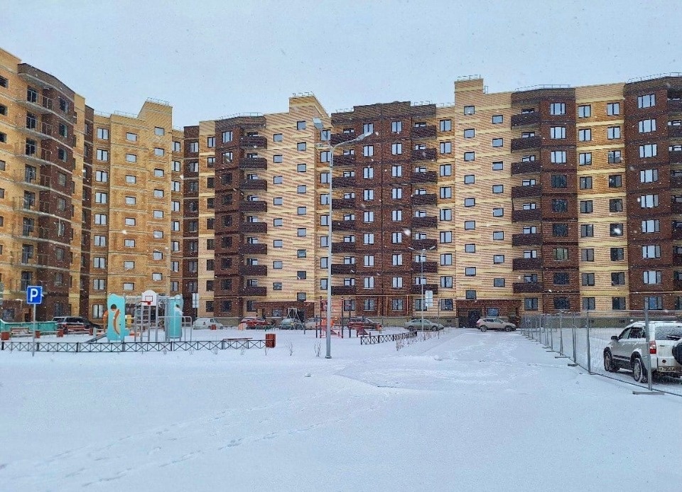 Одноподъездный девятиэтажный дом ввели в эксплуатацию в Псковском районе