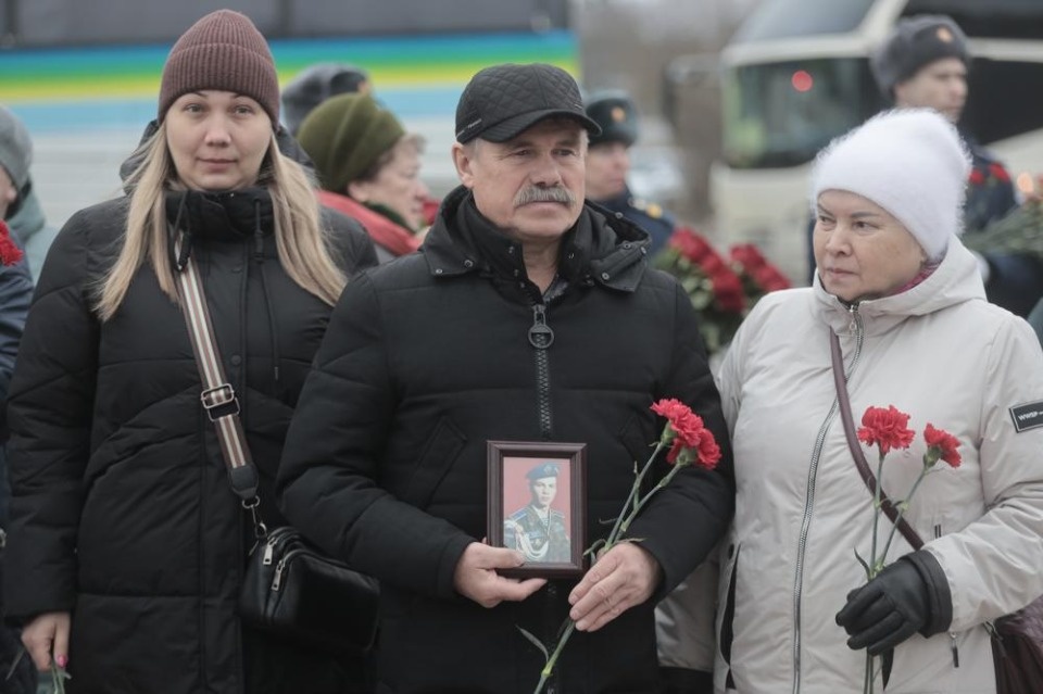 Траурный митинг памяти 6-й роты Траурный митинг памяти 6-й роты