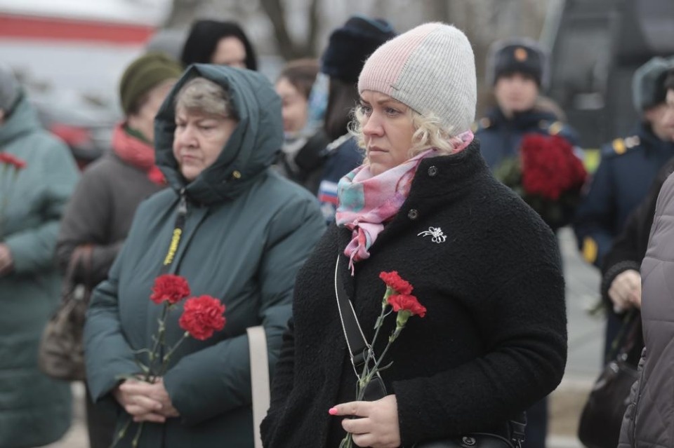 Траурный митинг памяти 6-й роты Траурный митинг памяти 6-й роты