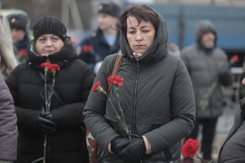 Траурный митинг памяти 6-й роты Траурный митинг памяти 6-й роты