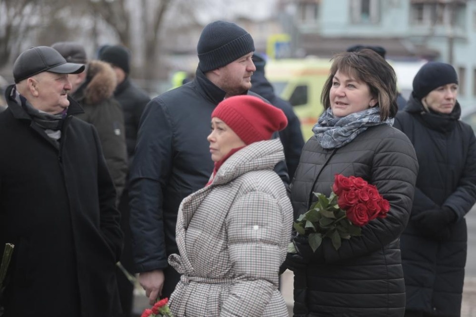 Траурный митинг памяти 6-й роты Траурный митинг памяти 6-й роты